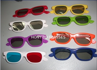 La circular plástica colorida polarizó las gafas de seguridad 3D para el cine